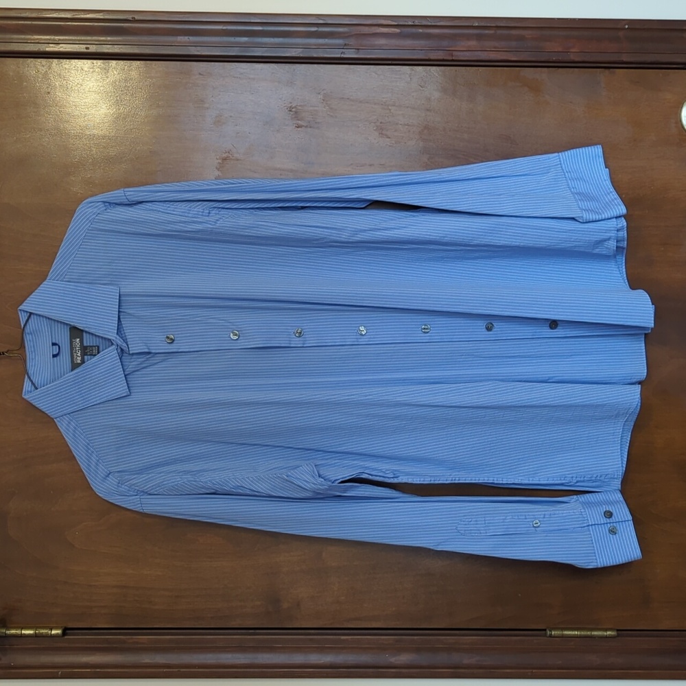 Men's Kenneth Cole Button DOwn Dress Shirt long sleeve Medium Casual